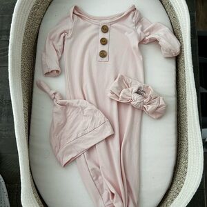 Caden Lane Bamboo Gown, Hat, and Bow (Blush)